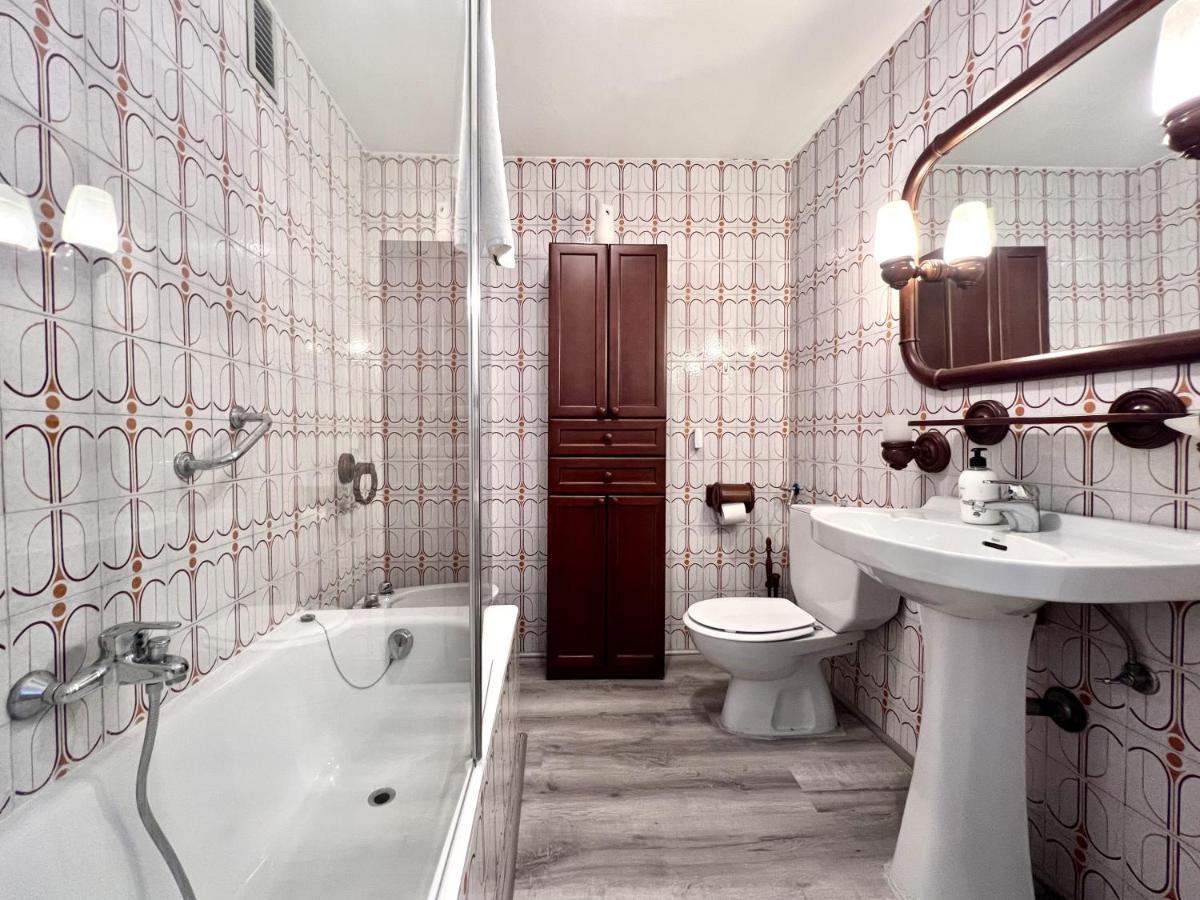 Housing Leon Santa Marina Apartment Ngoại thất bức ảnh